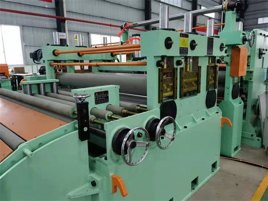 Alüminyum Rulo Sac Fly Shear Uzunluk Hatlarına 300-1600mm Genişliğe Kesildi