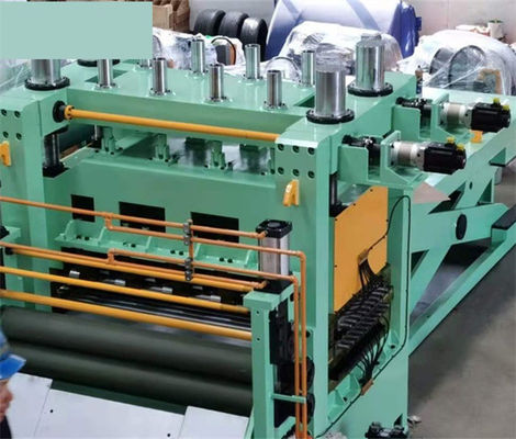 Alüminyum Metal Boy Kesme Makinesi Döner Kesme Sinek Boy Kesme Hattı Makinesi 3 X 1800
