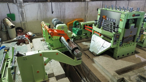 6 Hi Leveler Servo Kenar Kırpıcı ve Çift İstifleyicili Boy Kesme Hattı